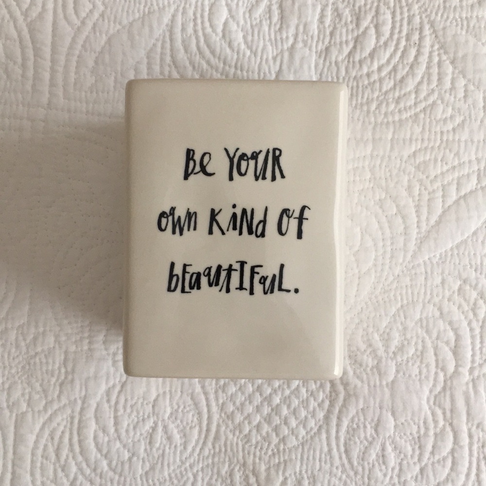 Rae Dunn pencil/makeup brush holder